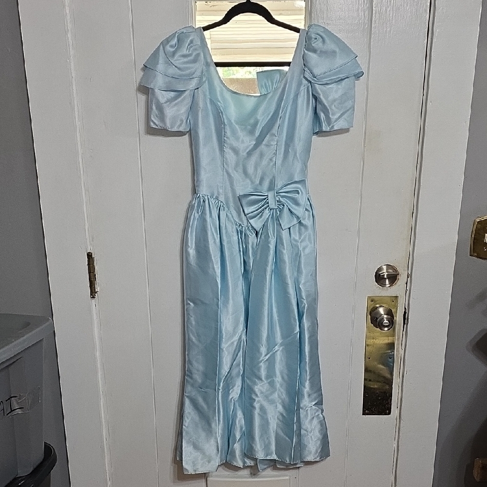 VTG Dance Allure Alfred Angelo Juniors Elegant Baby Blue Dress Prom W/Bow Sz 8?